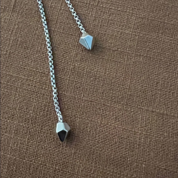 Metal adjustable bolo necklace with hexagonal pendant - Picture 6 of 6